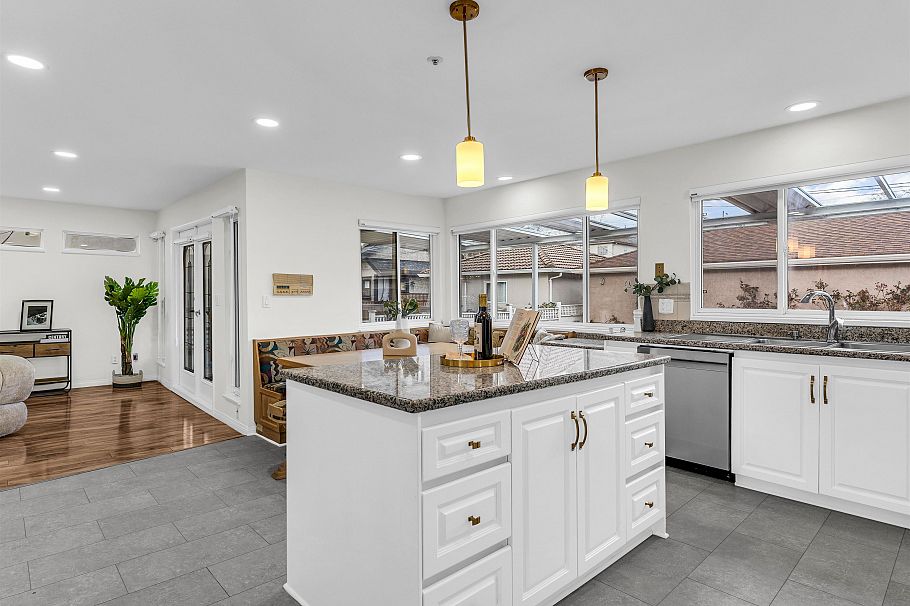 47 E 50th Avenue Vancouver, BC - 11