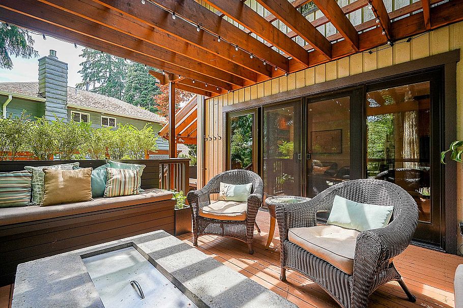 2857 Violet Street North Vancouver, BC - 27