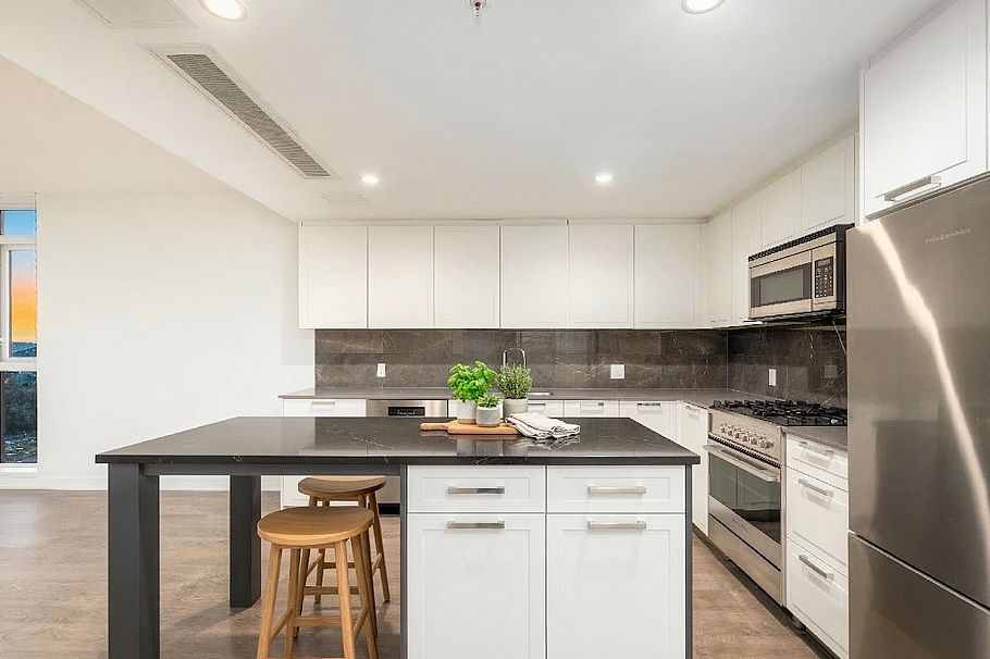 1705 1401 Hunter Street North Vancouver, BC - 7