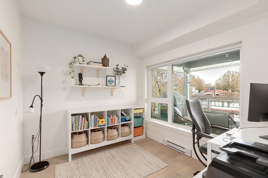 305 2666 Duke Street Vancouver, BC - 14