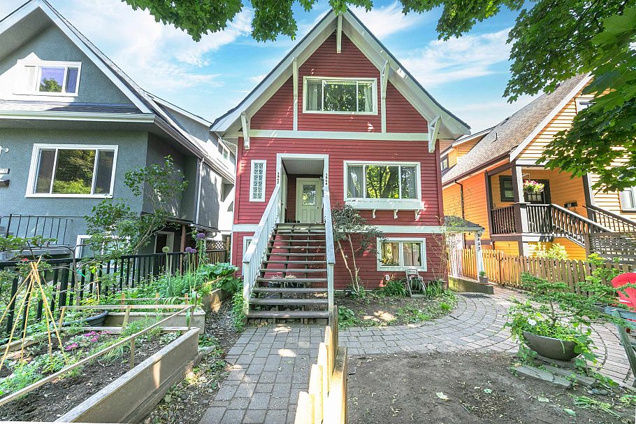 1847 Kitchener Street Vancouver, BC - 1