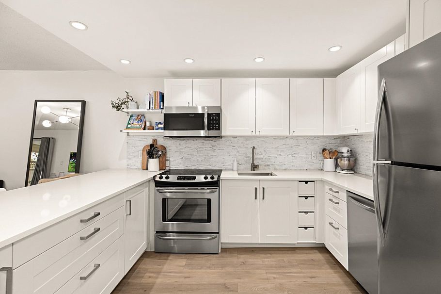 101 621 E 6 Avenue Vancouver, BC - 3