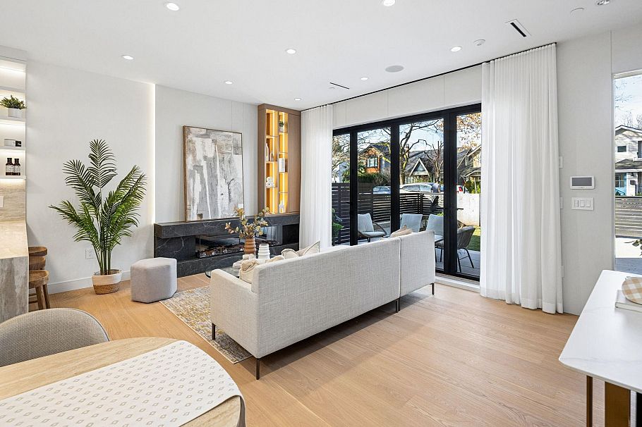 1 3036 W 13th Avenue Vancouver, BC - 9