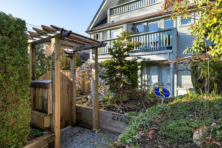 2723 W 1st Avenue Vancouver, BC - 35