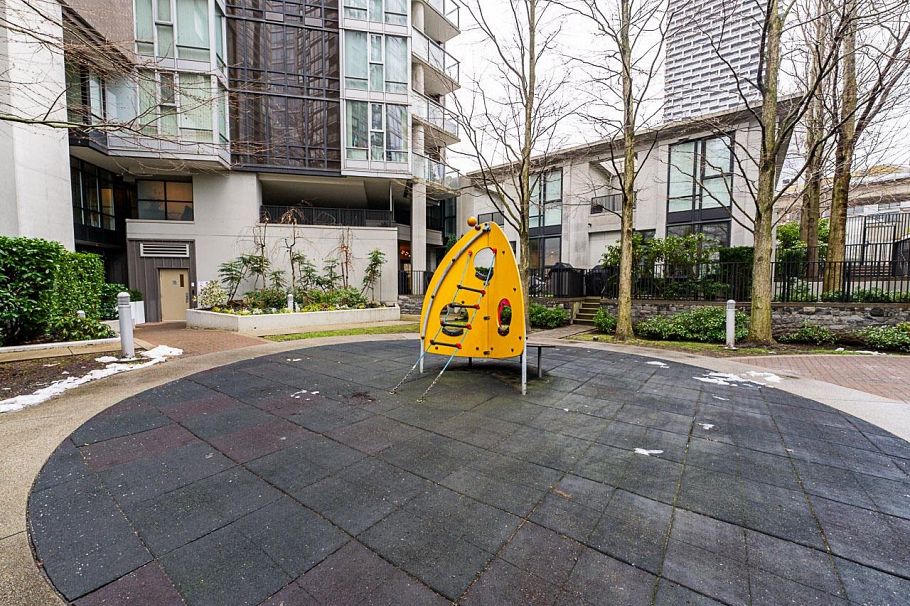 301 583 Beach Crescent Vancouver, BC - 9