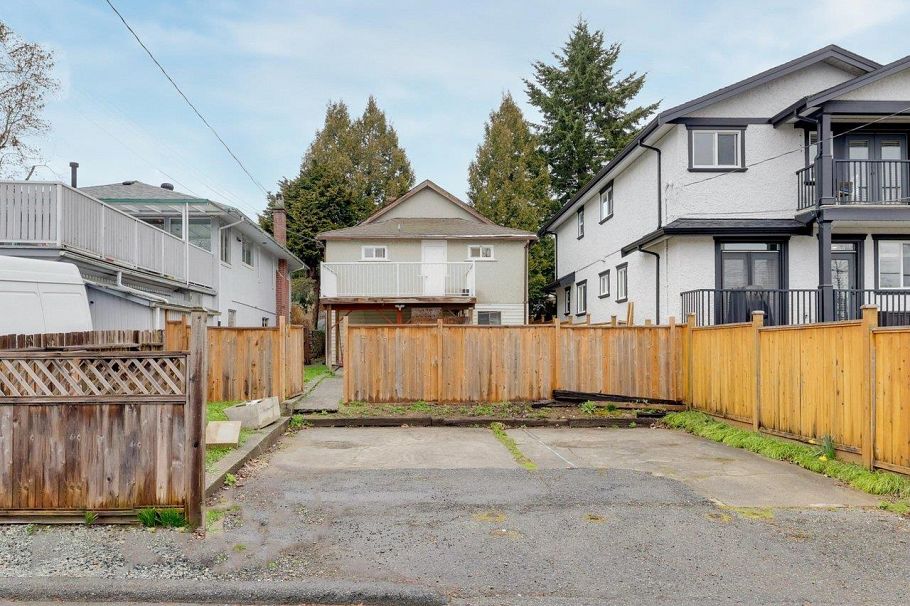 4168 Parker Street Burnaby, BC - 34