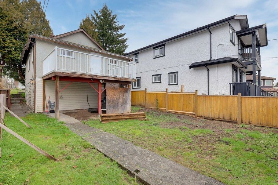 4168 Parker Street Burnaby, BC - 29