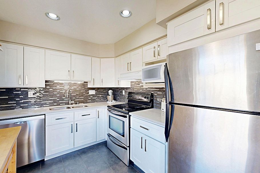 307 865 W 15th Avenue Vancouver, BC - 3