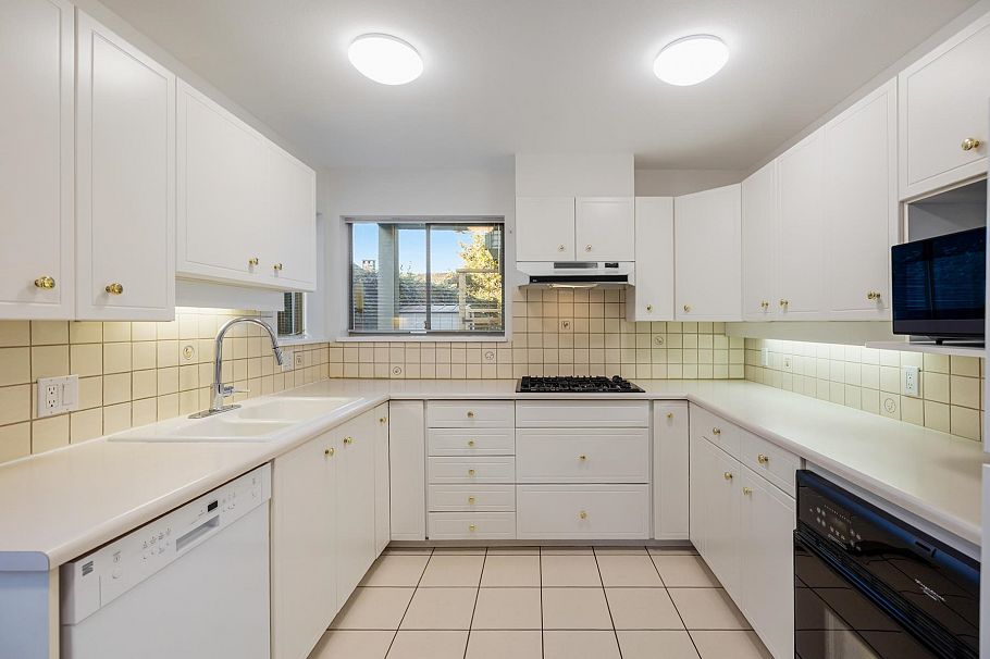 2723 W 1st Avenue Vancouver, BC - 28