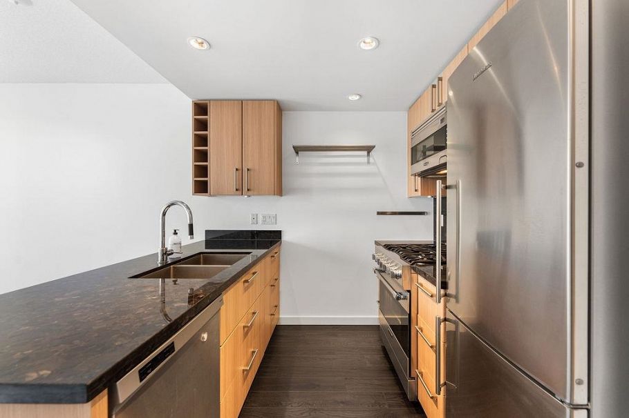 701 1708 Columbia Street Vancouver, BC - 4