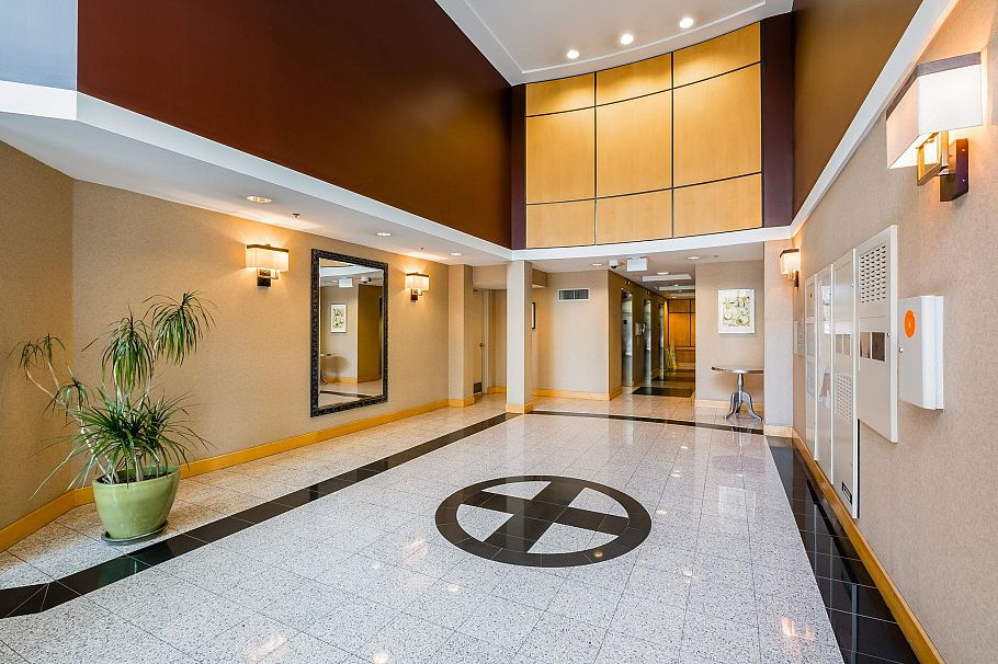 2208 1166 Melville Street Vancouver, BC - 4