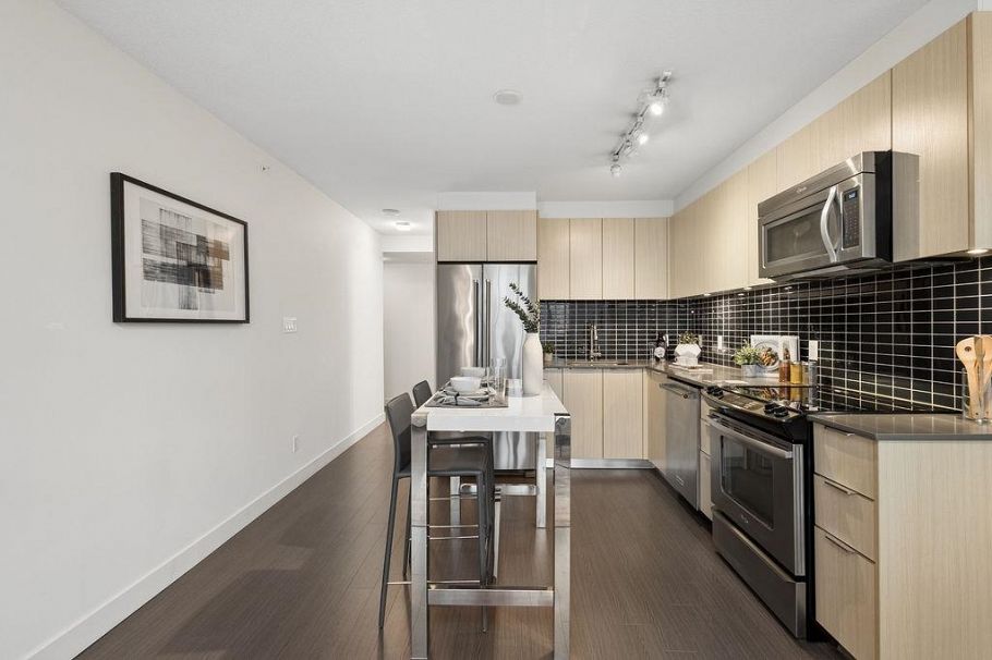 902 1325 Rolston Street Vancouver, BC - 16