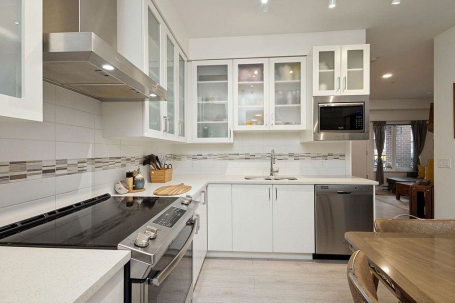 4860 Slocan Street Vancouver, BC - 5