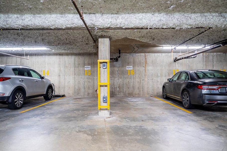 402 1281 Parkgate Avenue North Vancouver, BC - 33