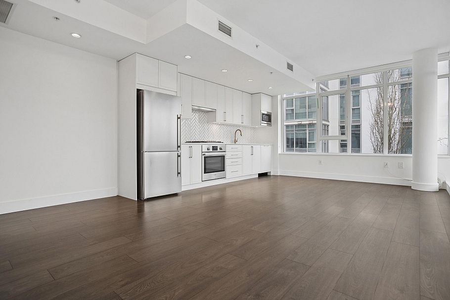 302 2455 Kingsway Vancouver, BC - 3