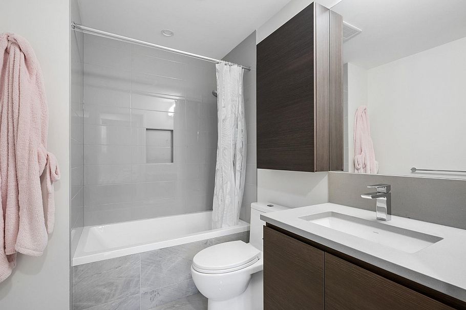 1410 4168 Lougheed Highway Burnaby, BC - 12