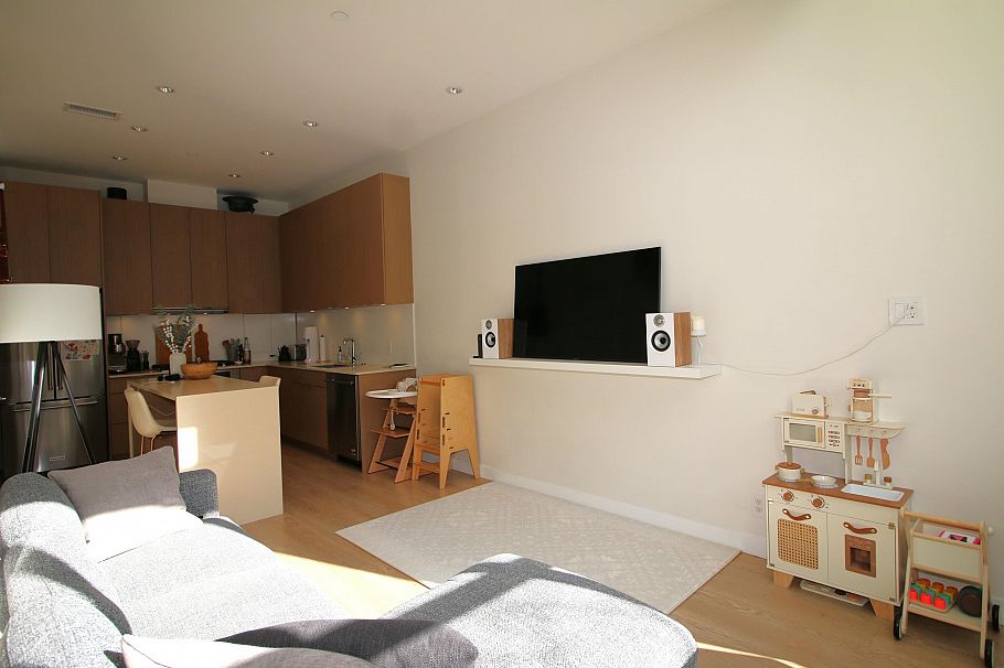 125 E 1st Avenue Vancouver, BC - 7