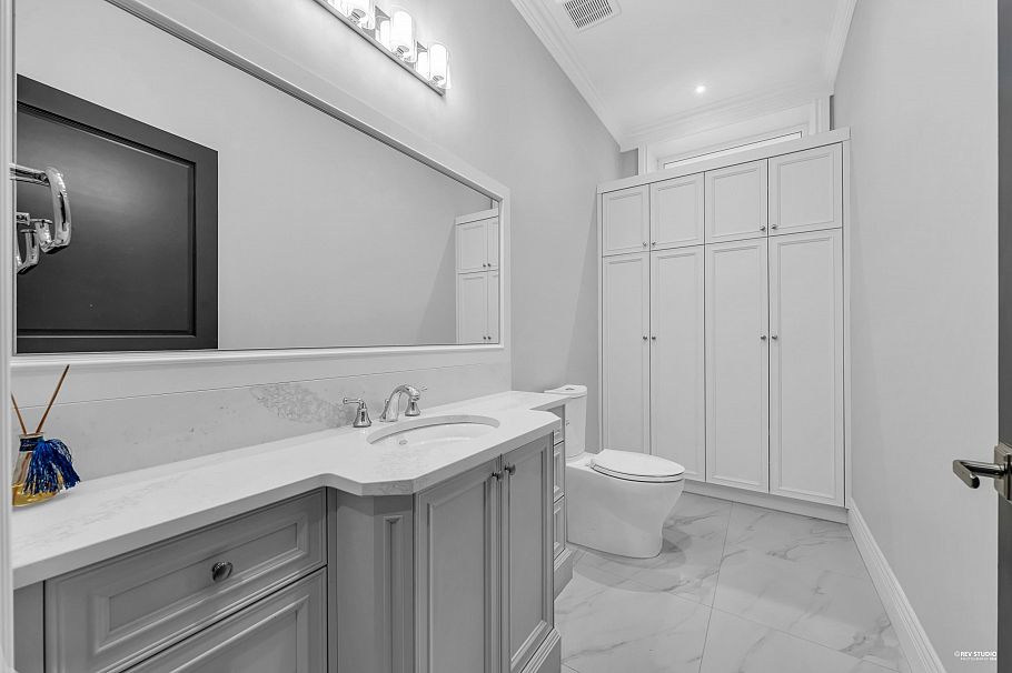 3562 W 34th Avenue Vancouver, BC - 33