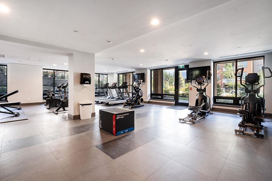 311 2651 Library Lane North Vancouver, BC - 23