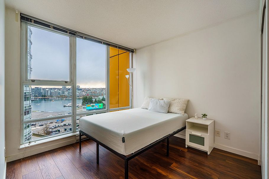 1209 111 W Georgia Street Vancouver, BC - 10