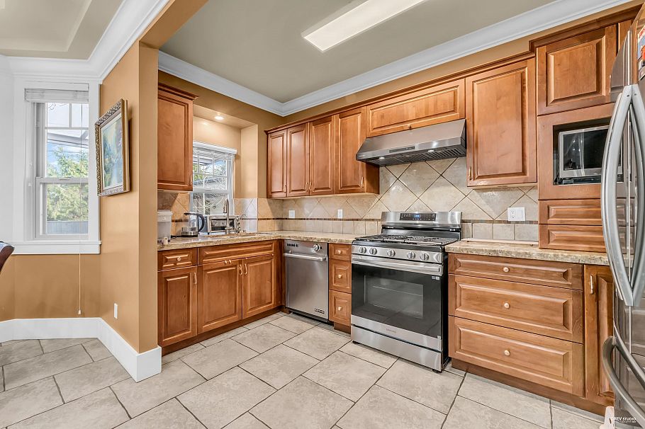 2139 W 22nd Avenue Vancouver, BC - 9