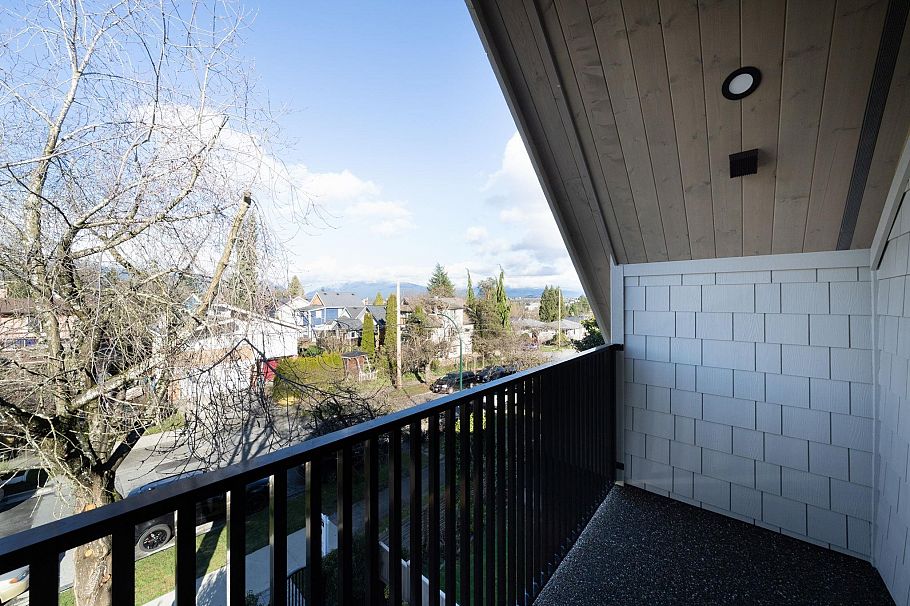 1 864 E 16th Avenue Vancouver, BC - 28