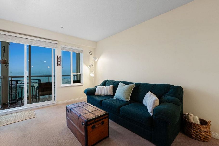 308 333 E 1st Street North Vancouver, BC - 25