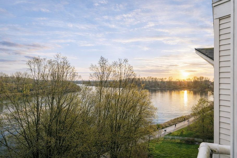 74 2733 N Kent Avenue Vancouver, BC - 1