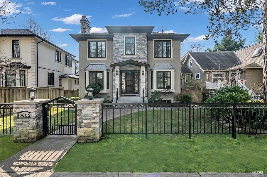 3562 W 34th Avenue Vancouver, BC - 2