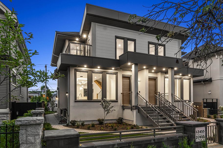 2455 W 10th Avenue Vancouver, BC - 1