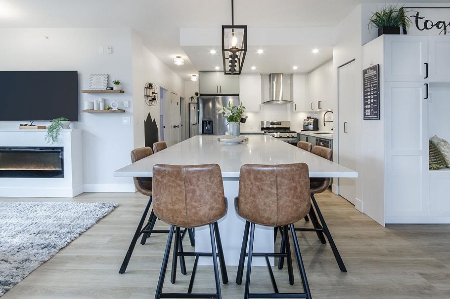 102 3602 Aldercrest Drive North Vancouver, BC - 4