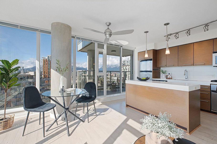 901 2770 Sophia Street Vancouver, BC - 1