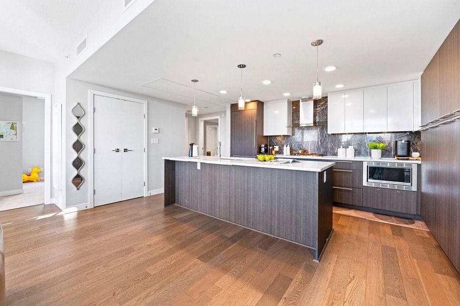 401 5033 Cambie Street Vancouver, BC - 3