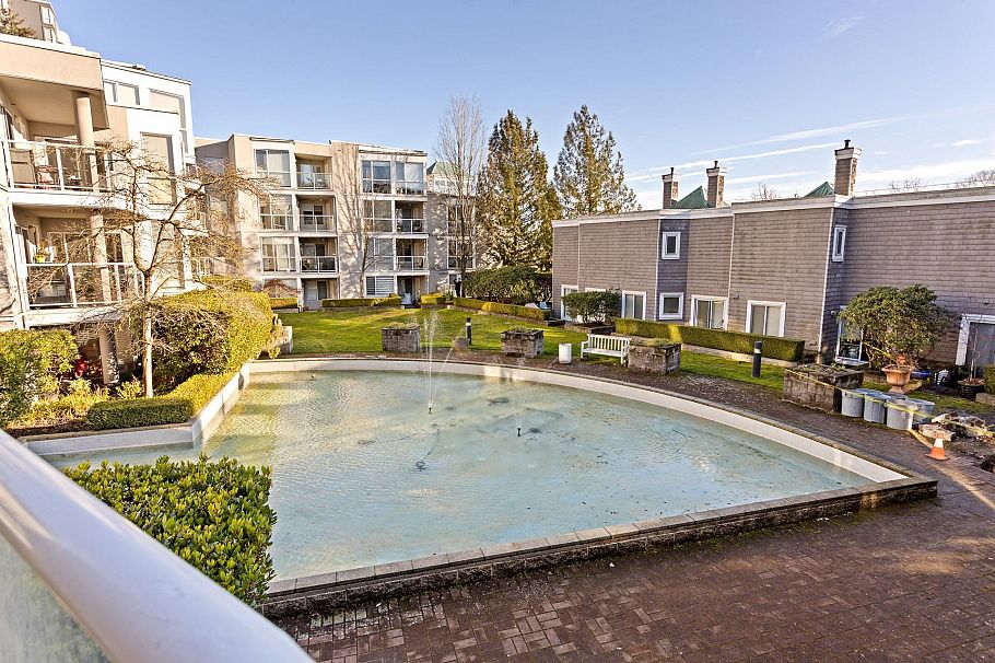 212 8460 Jellicoe Street Vancouver, BC - 28