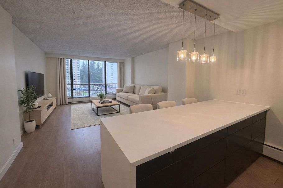 609 2016 Fullerton Avenue North Vancouver, BC - 2