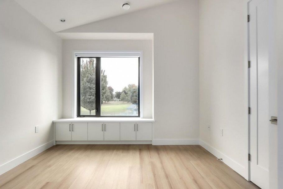 1 4257 Knight Street Vancouver, BC - 18