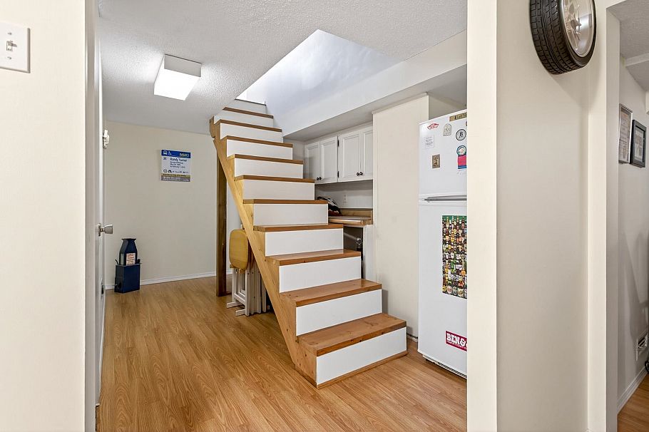 3494 Oxford Street Vancouver, BC - 29