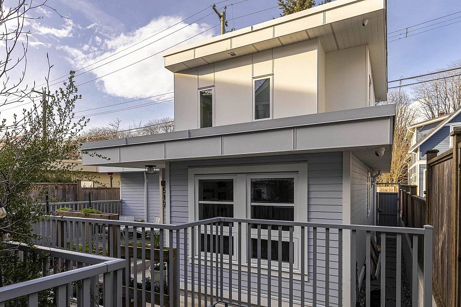 517 E 11th Avenue Vancouver, BC - 1