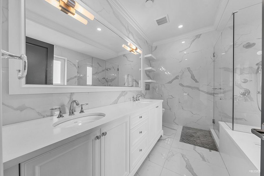 3562 W 34th Avenue Vancouver, BC - 21