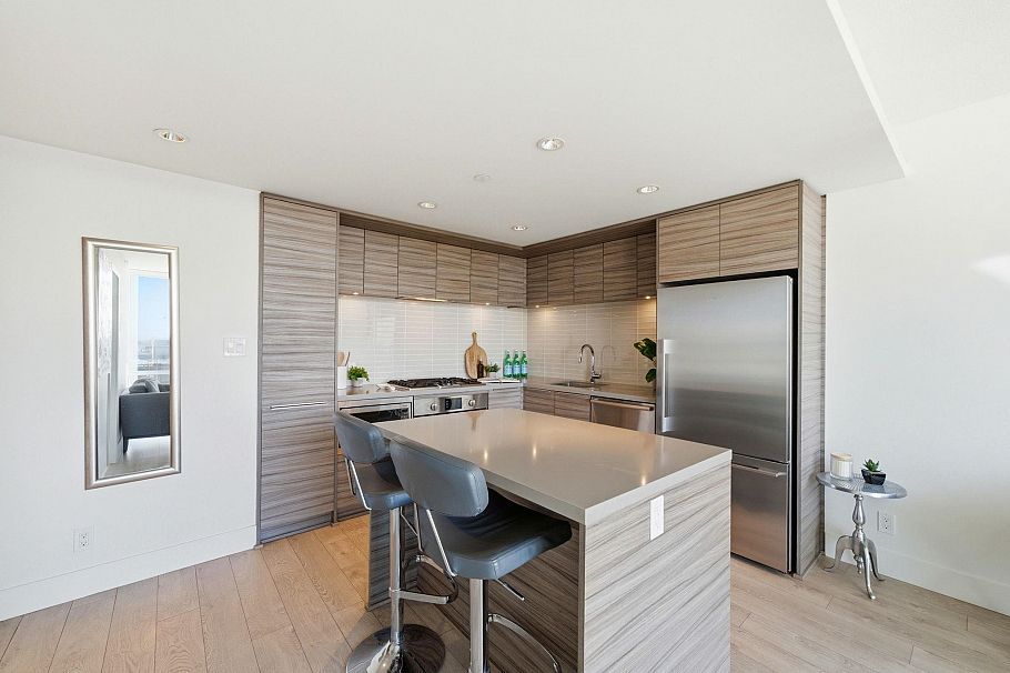 1606 1550 Fern Street North Vancouver, BC - 13