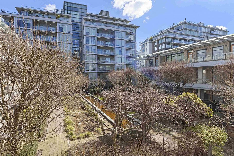 407 77 Walter Hardwick Avenue Vancouver, BC - 4