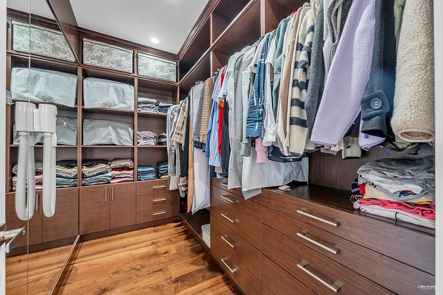 3562 W 34th Avenue Vancouver, BC - 23