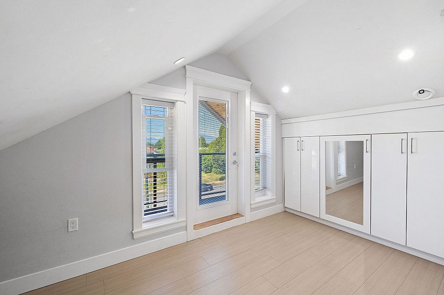 1 2430 E 41 Street Vancouver, BC - 23