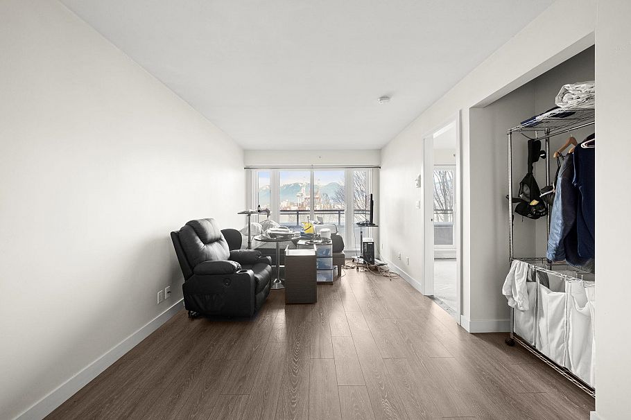 419 1588 E Hastings Street Vancouver, BC - 1