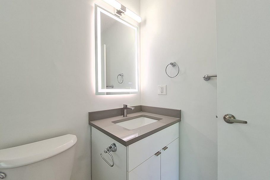 301 8645 Osler Street Vancouver, BC - 11