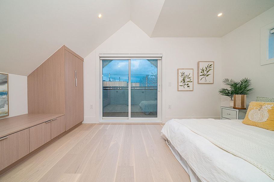 748 E 47th Avenue Vancouver, BC - 25