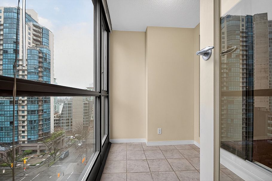 801 1367 Alberni Street Vancouver, BC - 9