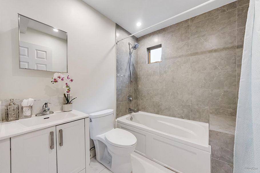 3657 W 29th Avenue Vancouver, BC - 22