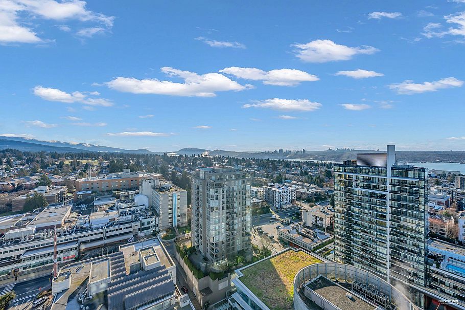 2301 125 E 14th Street North Vancouver, BC - 3