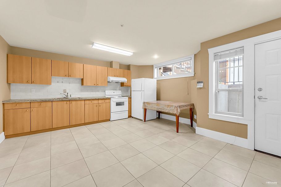 2139 W 22nd Avenue Vancouver, BC - 34